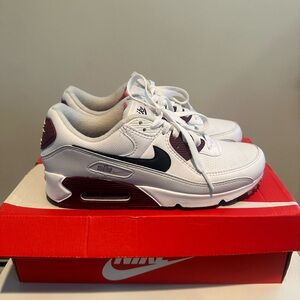 Nike Air Max 90 in white/black/dark beetroot size W 8
